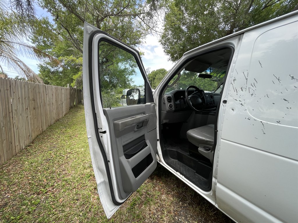 2014 Ford E-Series Econoline Van Commercial - Photo 11
