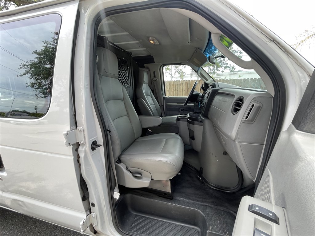 2014 Ford E-Series Econoline Van Commercial - Photo 16