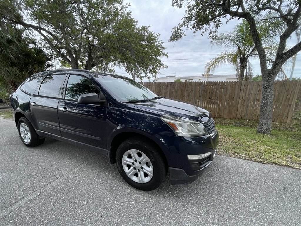 2017 Chevrolet Traverse LS - Photo 6
