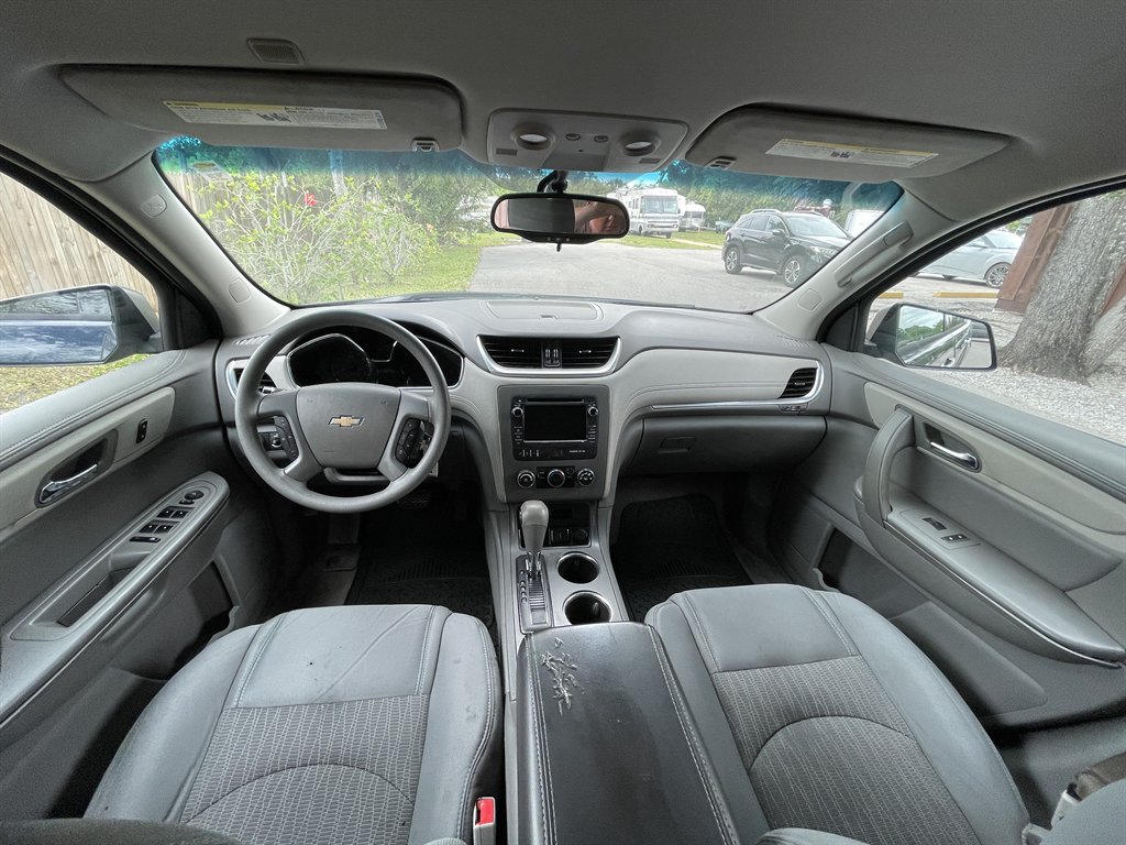 2017 Chevrolet Traverse LS - Photo 13