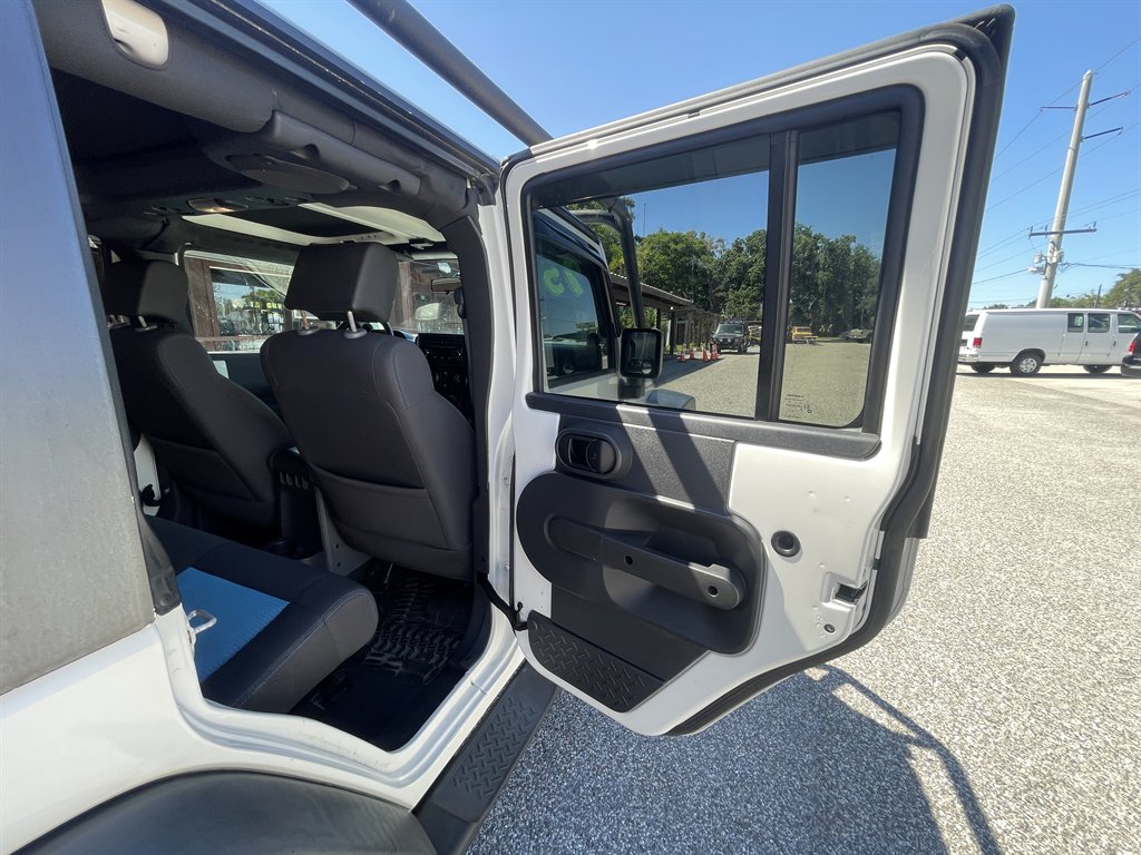 2010 Jeep Wrangler Unlimited Sport - Photo 11